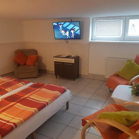 Sub Rosa Two-Bedroom Apartment Balatonfenyves Ngoại thất bức ảnh